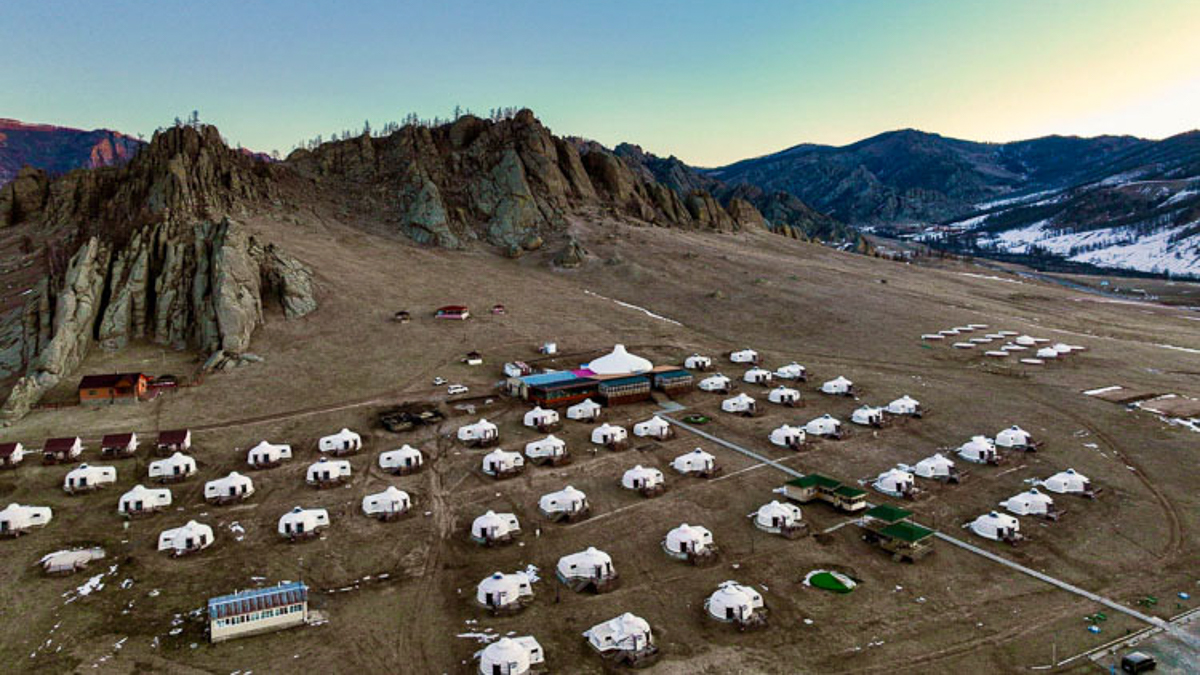 Mirage tourist camp