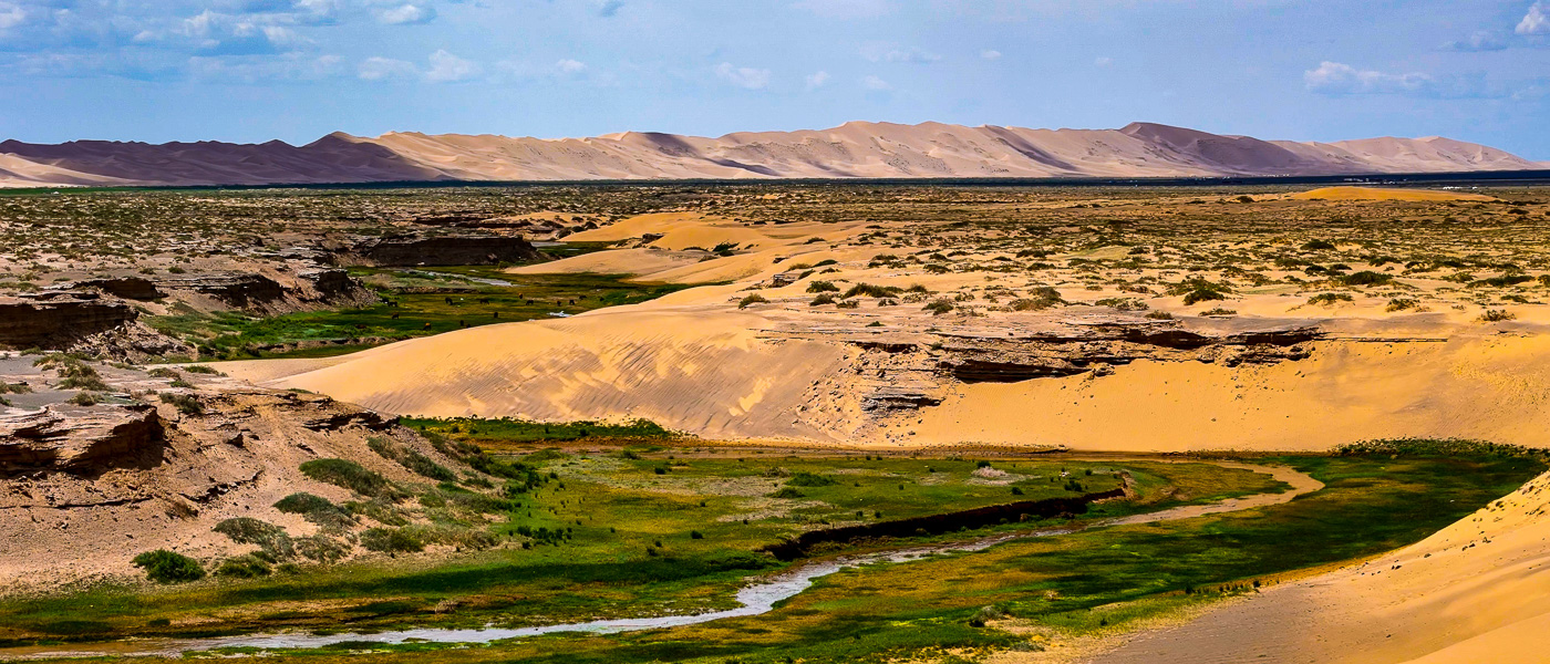 Khongor Sand Dunes